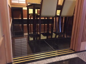 1階の個室入り口は段差なしで入ることができます